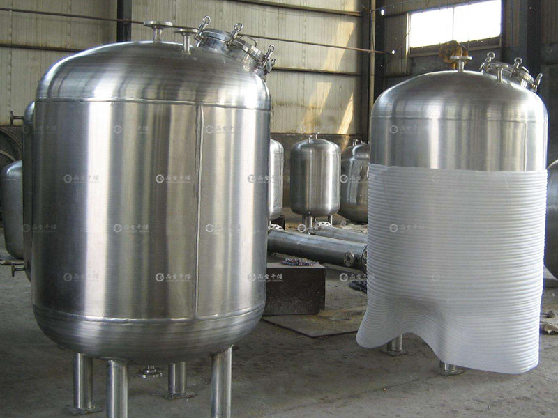 Stainless steel storage tank and preparation tank